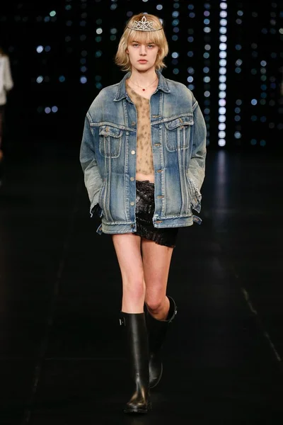 Look 9